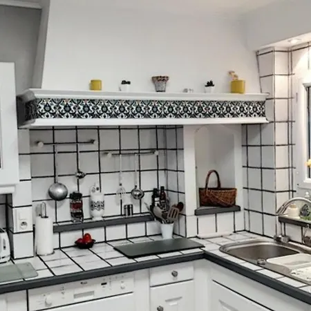 Casa vacanze Maison Bormes-les-mimosas, 4 Pièces, 6 Personnes - Fr-1-610-47